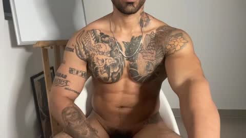 Snapshot of myke_esthetic chatting on February 2, 1:45 am Myke esthetic online show from February 2, 1:45 am