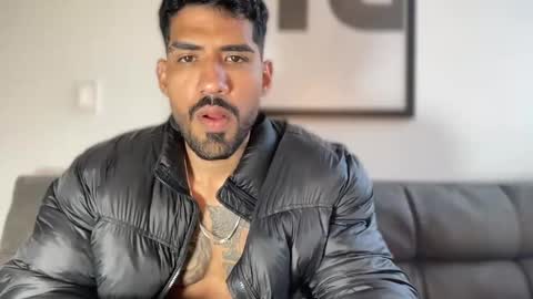 Snapshot of myke_esthetic chatting on January 5, 10:29 pm Myke esthetic online show from January 5, 10:29 pm