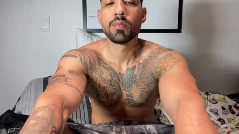 Snapshot of myke_esthetic chatting on September 15, 1:19 am Myke esthetic online show from September 15, 1:19 am