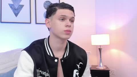 Mykel   online show from April 28, 2:27 am