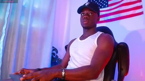 Snapshot of mylowallacee chatting on October 28, 7:27 pm Mylo Wallace online show from October 28, 7:27 pm