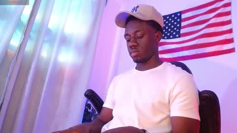 Snapshot of mylowallacee chatting on October 29, 7:28 pm Mylo Wallace online show from October 29, 7:28 pm