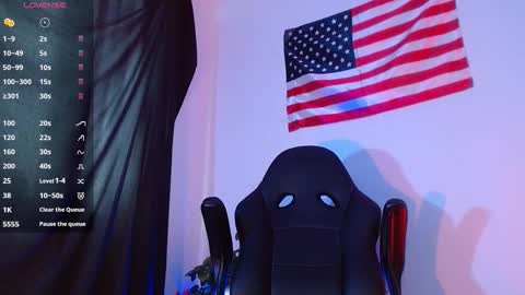 Snapshot of mylowallacee chatting on October 13, 7:42 pm Mylo Wallace online show from October 13, 7:42 pm