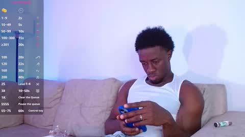 Mylo Wallace  online show from February 23, 7:04 pm