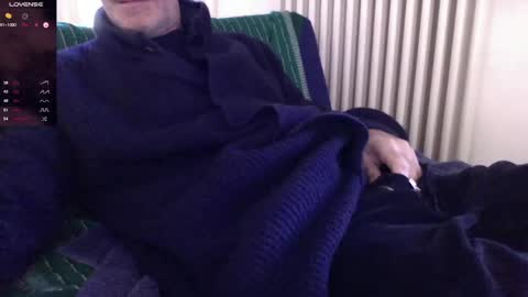 Snapshot of mynakedbeach chatting on December 31, 9:10 am Bi sexy guy lovense hush is on private is open or password show tip if you like. online show from December 31, 9:10 am