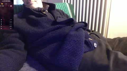 Snapshot of mynakedbeach chatting on January 1, 9:07 am Bi sexy guy lovense hush is on private is open or password show tip if you like. online show from January 1, 9:07 am