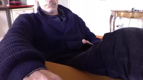 Snapshot of mynakedbeach chatting on March 11, 7:58 am Bi sexy guy lovense hush is on private is open or password show tip if you like. online show from March 11, 7:58 am