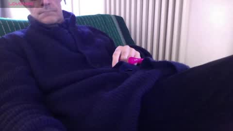 Snapshot of mynakedbeach chatting on January 14, 11:53 am Bi sexy guy lovense hush is on private is open or password show tip if you like. online show from January 14, 11:53 am