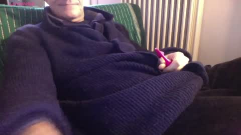 Snapshot of mynakedbeach chatting on January 10, 2:34 pm Bi sexy guy lovense hush is on private is open or password show tip if you like. online show from January 10, 2:34 pm