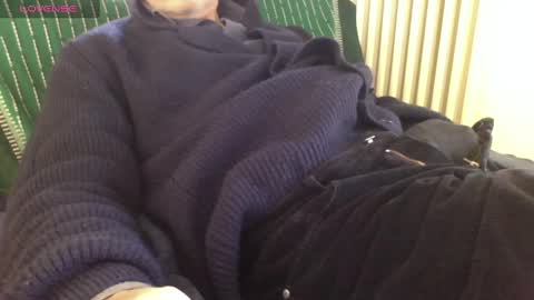 Snapshot of mynakedbeach chatting on March 8, 8:19 am Bi sexy guy lovense hush is on private is open or password show tip if you like. online show from March 8, 8:19 am