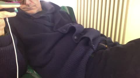 Snapshot of mynakedbeach chatting on February 24, 10:26 am Bi sexy guy lovense hush is on private is open or password show tip if you like. online show from February 24, 10:26 am
