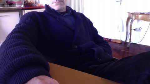 Snapshot of mynakedbeach chatting on March 6, 7:47 am Bi sexy guy lovense hush is on private is open or password show tip if you like. online show from March 6, 7:47 am