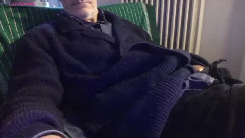 Snapshot of mynakedbeach chatting on March 10, 8:06 am Bi sexy guy lovense hush is on private is open or password show tip if you like. online show from March 10, 8:06 am