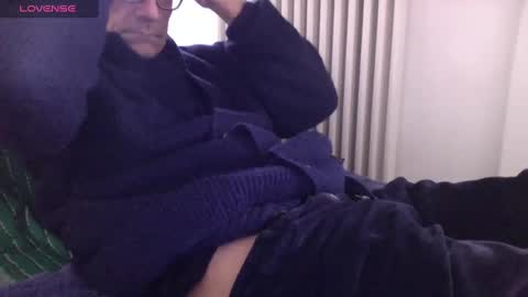 Snapshot of mynakedbeach chatting on January 16, 11:58 am Bi sexy guy lovense hush is on private is open or password show tip if you like. online show from January 16, 11:58 am