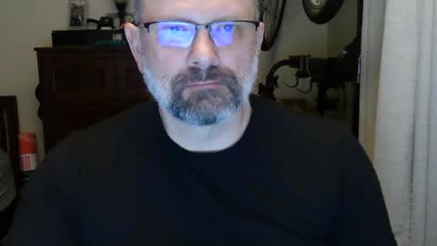 Just hanging out - No pressure online show from June 24, 5:21 am