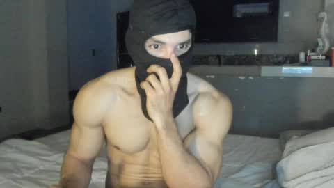 mysterious_muscles online show from April 9, 11:22 pm