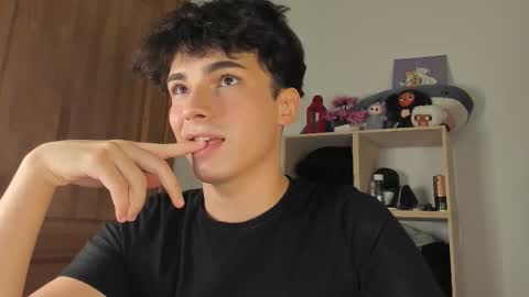 Snapshot of mystic_evan chatting on October 12, 9:09 pm Evan Brown online show from October 12, 9:09 pm