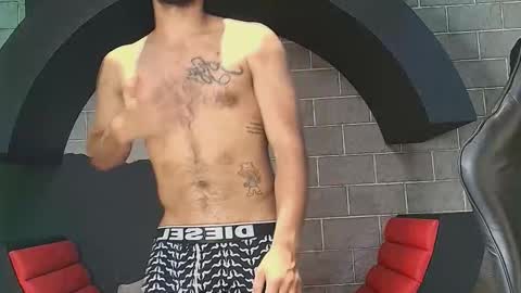 mystrongsubmissive online show from December 1, 7:17 pm