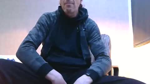 n3philim999 online show from December 5, 6:04 pm