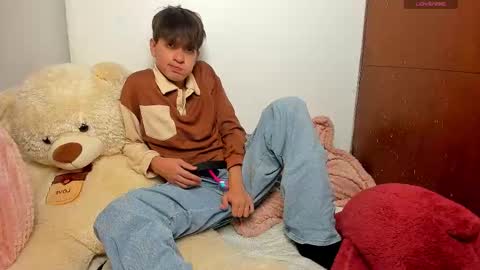  N A I M T H E  K I N G  online show from February 19, 4:25 pm