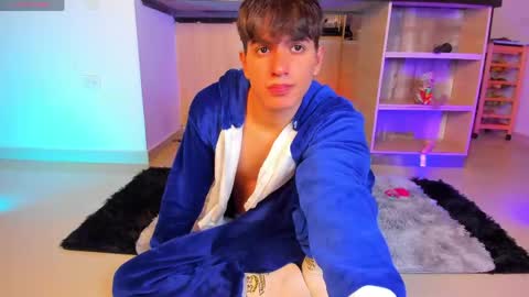  N A I M T H E  K I N G  online show from April 14, 3:11 pm