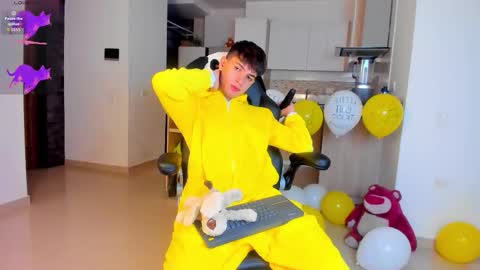  N A I M T H E  K I N G  online show from March 16, 8:02 pm