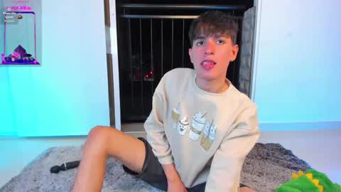  N A I M T H E  K I N G  online show from April 3, 1:02 am