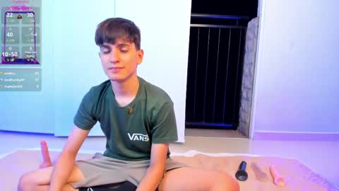  N A I M T H E  K I N G  online show from March 26, 1:32 am