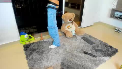  N A I M T H E  K I N G  online show from March 15, 7:05 am