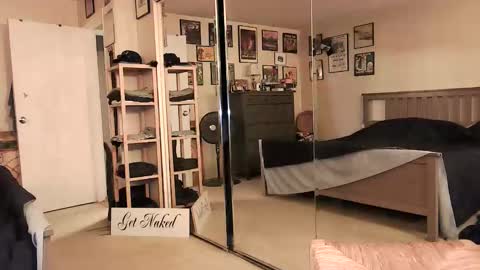 nakedmonkey online show from May 16, 9:35 pm