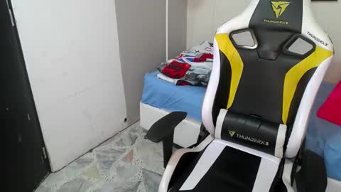 nando_col online show from November 7, 7:06 pm