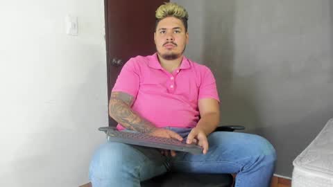 Snapshot of narciso_kh chatting on December 18, 7:26 am deibyd online show from December 18, 7:26 am