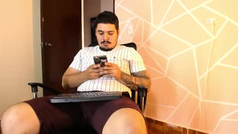 Snapshot of narciso_kh chatting on February 26, 2:25 pm deibyd online show from February 26, 2:25 pm