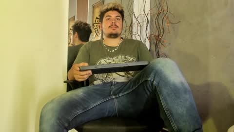 Snapshot of narciso_kh chatting on January 22, 2:14 pm deibyd online show from January 22, 2:14 pm