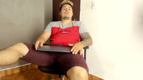 Snapshot of narciso_kh chatting on January 11, 1:11 pm deibyd online show from January 11, 1:11 pm