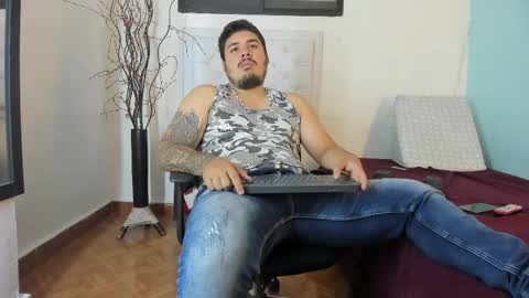 Snapshot of narciso_kh chatting on March 11, 5:16 am deibyd online show from March 11, 5:16 am