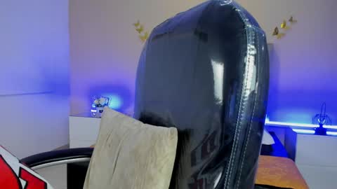 Nascary Fox online show from May 3, 1:47 pm