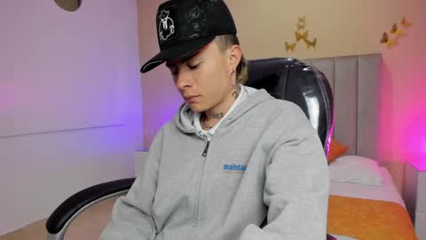 Nascary Fox online show from April 21, 12:00 pm