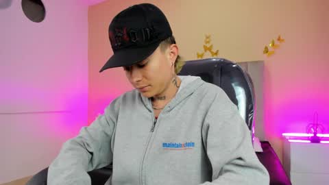 Nascary Fox online show from April 28, 11:37 am