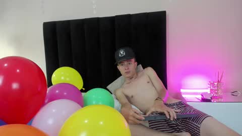 Snapshot of nascary_fox chatting on September 25, 9:02 pm Nascary Fox online show from September 25, 9:02 pm