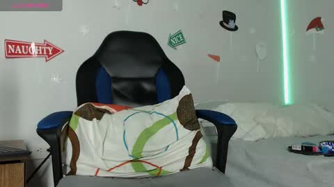 Snapshot of nassh_18 chatting on December 9, 10:59 pm nassh_18 online show from December 9, 10:59 pm