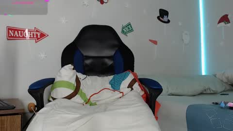 Snapshot of nassh_18 chatting on December 15, 1:02 am nassh_18 online show from December 15, 1:02 am