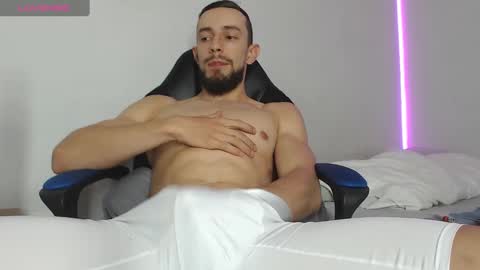 Snapshot of nassh_18 chatting on February 8, 9:36 pm nassh_18 online show from February 8, 9:36 pm