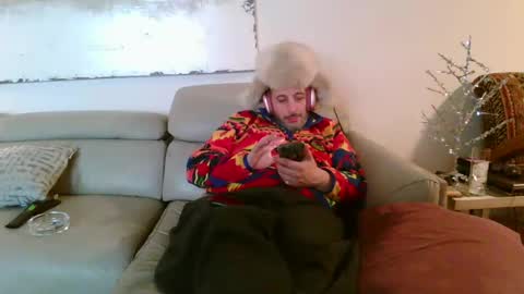 Snapshot of nassobout chatting on December 23, 7:06 am nassobout online show from December 23, 7:06 am