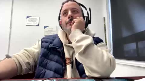 nassobout online show from April 15, 9:48 pm