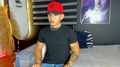 Snapshot of natan_77 chatting on February 24, 3:23 am natan_77 online show from February 24, 3:23 am