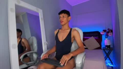 nathalie_moon_ online show from May 11, 4:04 pm
