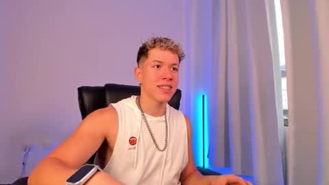 Snapshot of nathan_blake_ chatting on October 13, 6:25 pm Nathan online show from October 13, 6:25 pm