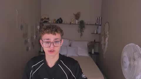 Snapshot of nathan_curl chatting on September 30, 10:08 am Nathan online show from September 30, 10:08 am
