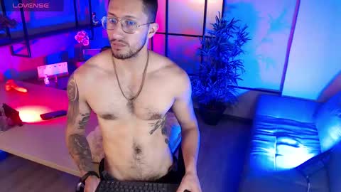 Snapshot of nathan_rivers chatting on February 28, 11:36 am nathan_rivers online show from February 28, 11:36 am